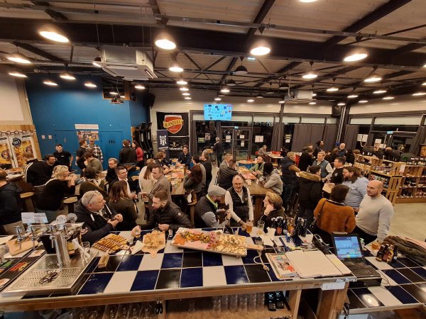 Partenariat avec des équipes locales